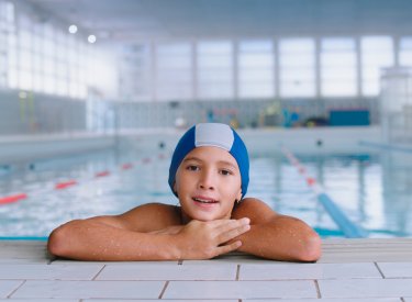 Children in swimming pool